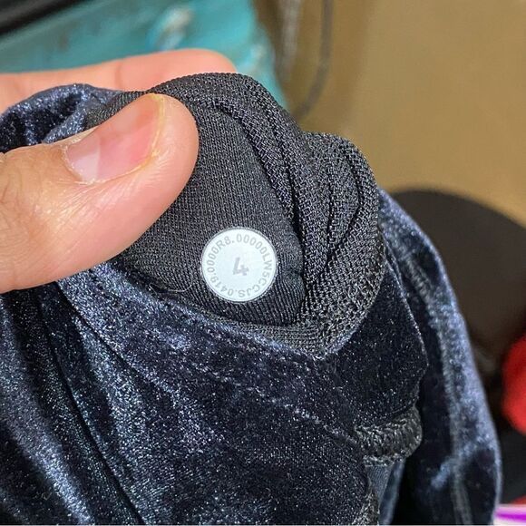 NWOT Lululemon Wunder Lounge High-Rise Tight 28" *Velvet
Black - Picture 5 of 5